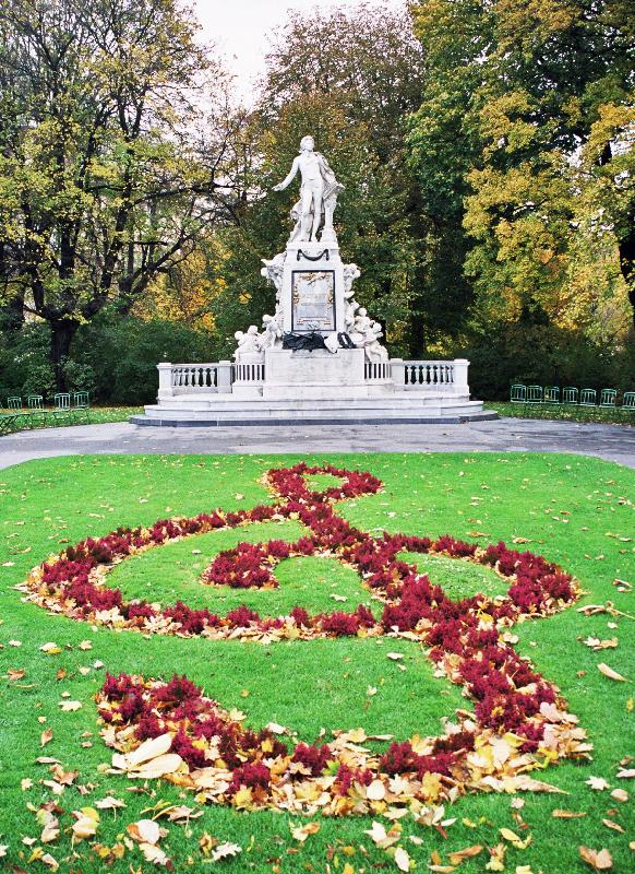 Foto: V�de�-Pomn�k W.A. Mozarta