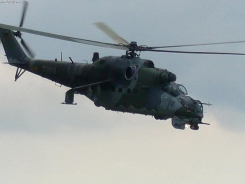 Foto: Vojensk� vrtuln�k-Leteck� den...