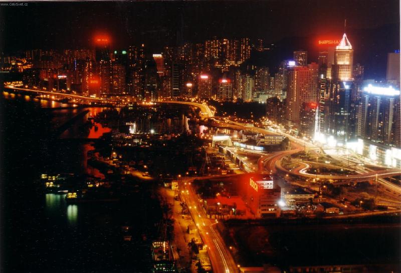 Foto: No�n� �ivot v Hongkongu