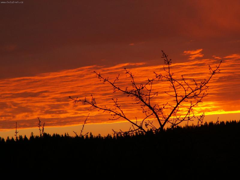 Foto: U n�s na z�pad�-I v p�l jeden�ct� ve�er tu je na co koukat