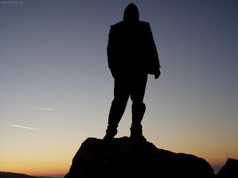 Foto: Zamy�len�-Z�pad slunce na Brdech