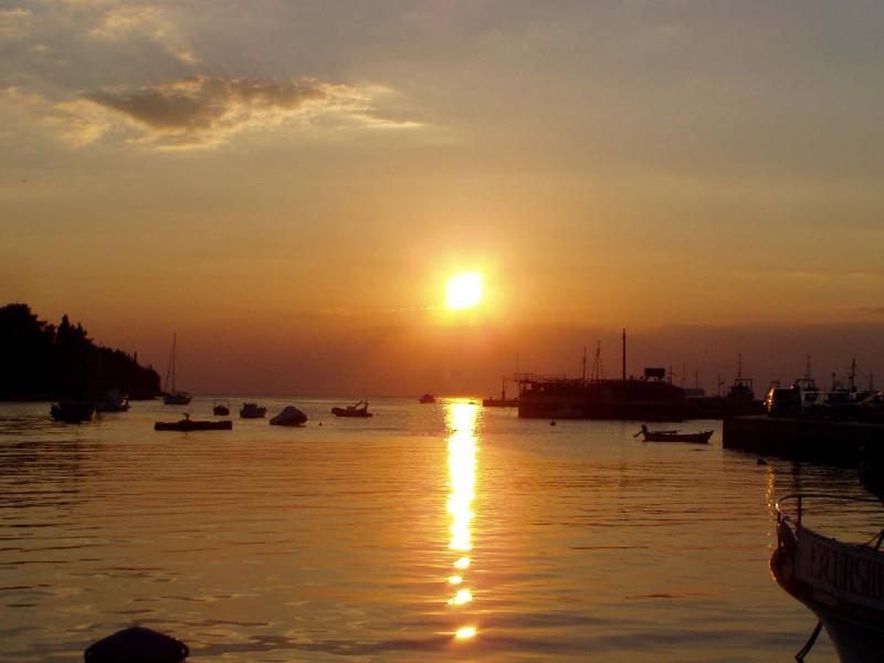 Foto: Star� n�b�e��-Z�pad slunce v chorvatsk� Rovinji