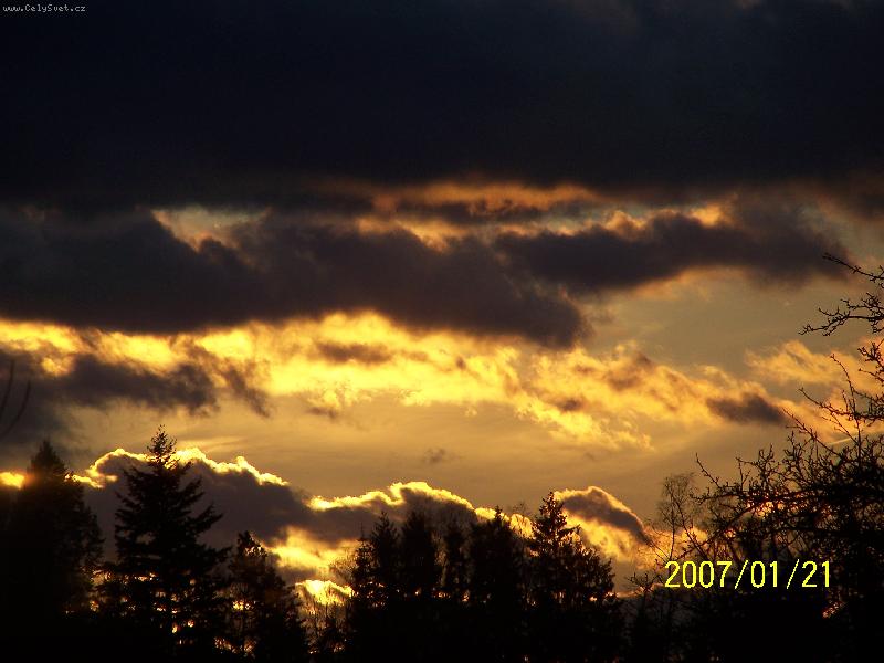 Foto: nebe- rozbou�en� nebe
