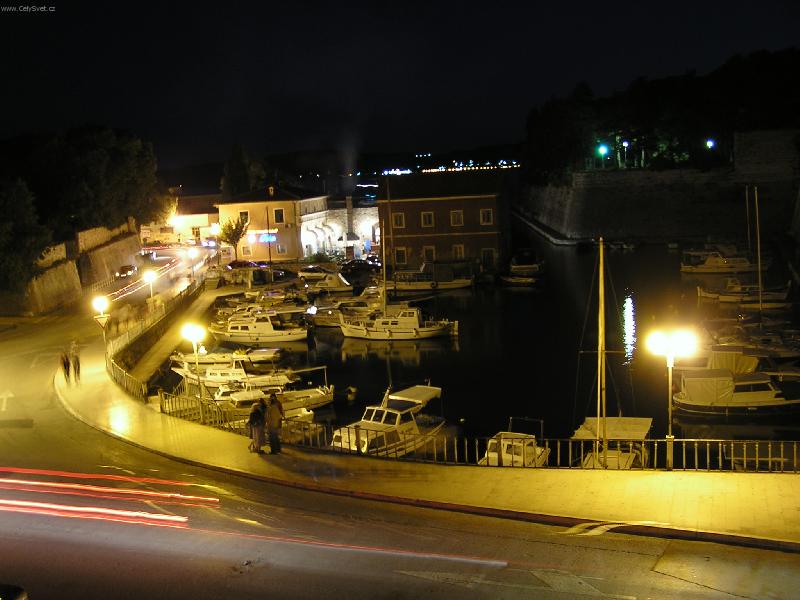 Foto: NO�N� P��STAV