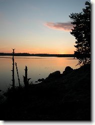 z�pad slunce nad jezerem